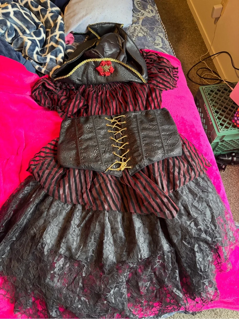 Spirit Lady of the Seas Plus Size Pirate Costume - Black & Burgundy - Picture 7 of 16